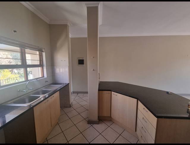 2 BEDROOM APARTMENT RENTED IN BRYANSTON